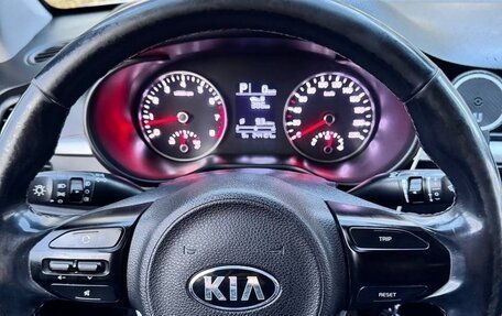 KIA Rio IV, 2018 год, 1 050 000 рублей, 9 фотография