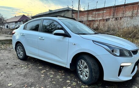 KIA Rio IV, 2018 год, 1 050 000 рублей, 18 фотография