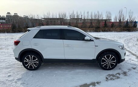 Volkswagen T-Roc I, 2022 год, 1 800 000 рублей, 4 фотография
