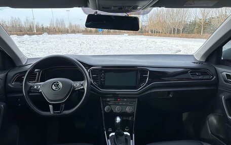 Volkswagen T-Roc I, 2022 год, 1 800 000 рублей, 10 фотография