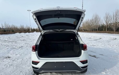 Volkswagen T-Roc I, 2022 год, 1 800 000 рублей, 11 фотография