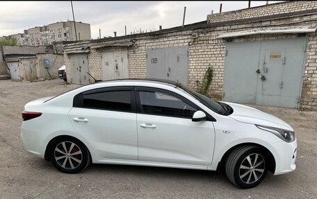 KIA Rio IV, 2017 год, 1 400 000 рублей, 2 фотография