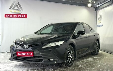 Toyota Camry, 2021 год, 3 199 000 рублей, 1 фотография