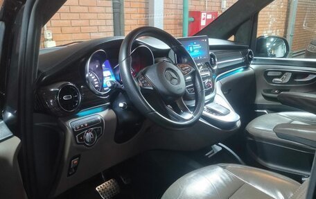 Mercedes-Benz V-Класс, 2021 год, 6 000 000 рублей, 2 фотография