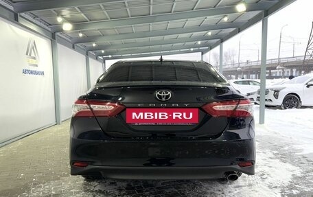 Toyota Camry, 2021 год, 3 199 000 рублей, 4 фотография