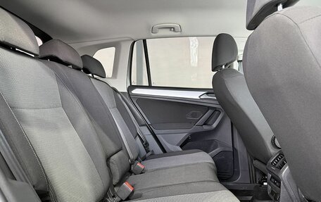 Volkswagen Tiguan II, 2021 год, 2 499 000 рублей, 13 фотография