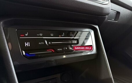 Volkswagen Tiguan II, 2021 год, 2 499 000 рублей, 15 фотография