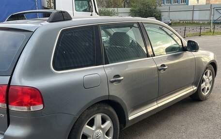Volkswagen Touareg III, 2003 год, 550 000 рублей, 2 фотография