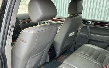 Volkswagen Touareg III, 2003 год, 550 000 рублей, 10 фотография