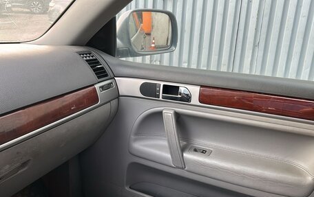 Volkswagen Touareg III, 2003 год, 550 000 рублей, 8 фотография