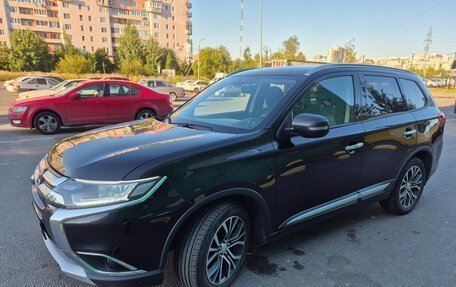Mitsubishi Outlander III рестайлинг 3, 2018 год, 2 000 000 рублей, 2 фотография
