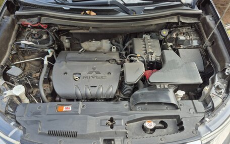 Mitsubishi Outlander III рестайлинг 3, 2018 год, 2 000 000 рублей, 19 фотография