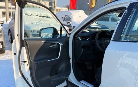 Toyota RAV4, 2025 год, 3 890 000 рублей, 10 фотография