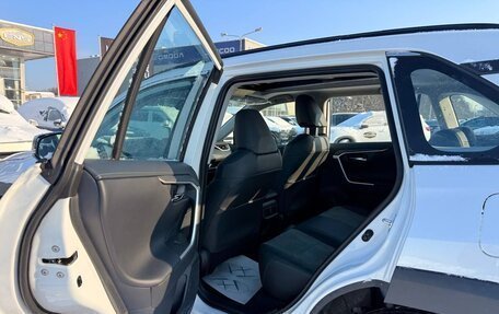 Toyota RAV4, 2025 год, 3 890 000 рублей, 22 фотография