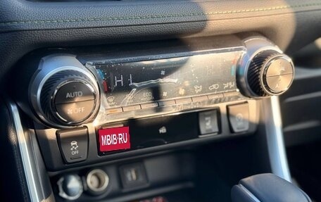 Toyota RAV4, 2025 год, 3 890 000 рублей, 17 фотография