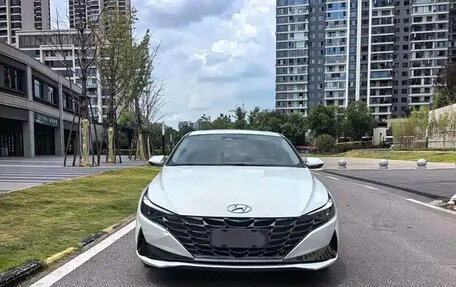 Hyundai Elantra, 2022 год, 1 560 000 рублей, 2 фотография
