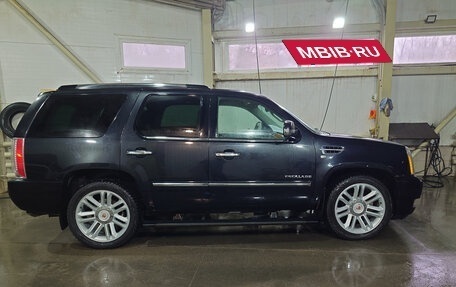 Cadillac Escalade III, 2013 год, 2 990 000 рублей, 4 фотография