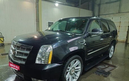 Cadillac Escalade III, 2013 год, 2 990 000 рублей, 2 фотография