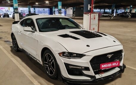 Ford Mustang VI рестайлинг, 2022 год, 6 700 000 рублей, 3 фотография