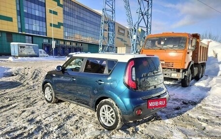 KIA Soul II рестайлинг, 2017 год, 1 680 000 рублей, 5 фотография
