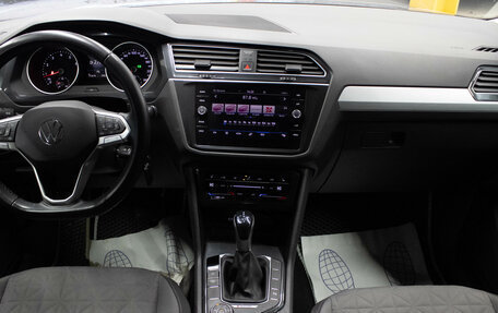 Volkswagen Tiguan II, 2021 год, 2 599 000 рублей, 9 фотография