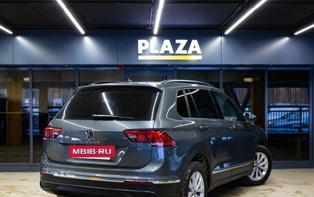 Volkswagen Tiguan II, 2021 год, 2 599 000 рублей, 4 фотография