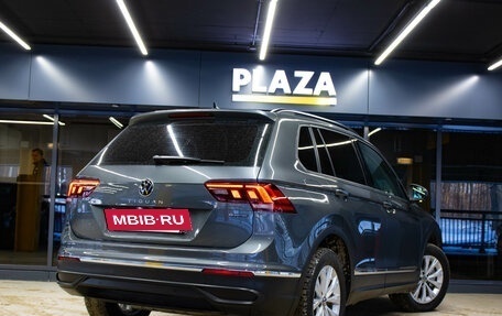 Volkswagen Tiguan II, 2021 год, 2 599 000 рублей, 6 фотография