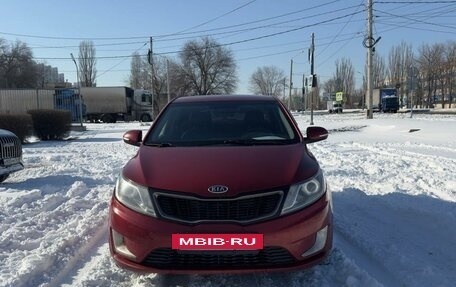 KIA Rio III рестайлинг, 2012 год, 550 000 рублей, 2 фотография