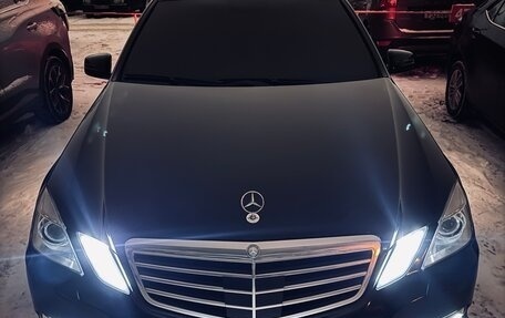 Mercedes-Benz E-Класс, 2011 год, 2 100 000 рублей, 1 фотография