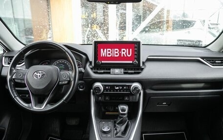 Toyota RAV4, 2020 год, 3 298 000 рублей, 19 фотография