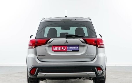 Mitsubishi Outlander III рестайлинг 3, 2015 год, 1 898 055 рублей, 4 фотография