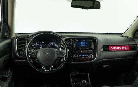 Mitsubishi Outlander III рестайлинг 3, 2015 год, 1 898 055 рублей, 7 фотография