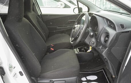 Toyota Vitz, 2019 год, 875 000 рублей, 11 фотография