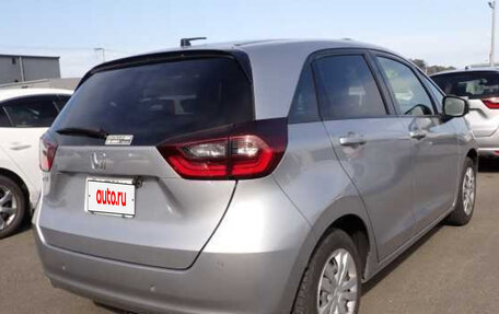 Honda Fit, 2022 год, 1 000 000 рублей, 2 фотография