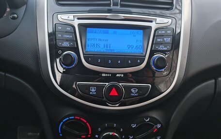 Hyundai Solaris II рестайлинг, 2011 год, 770 000 рублей, 3 фотография