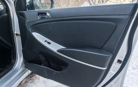 Hyundai Solaris II рестайлинг, 2011 год, 770 000 рублей, 16 фотография