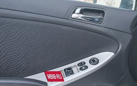 Hyundai Solaris II рестайлинг, 2011 год, 770 000 рублей, 12 фотография