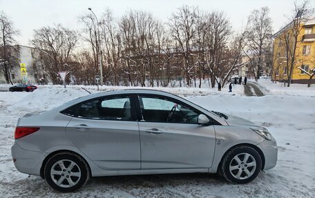 Hyundai Solaris II рестайлинг, 2011 год, 770 000 рублей, 27 фотография