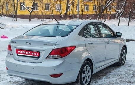 Hyundai Solaris II рестайлинг, 2011 год, 770 000 рублей, 26 фотография