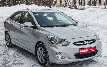 Hyundai Solaris II рестайлинг, 2011 год, 770 000 рублей, 28 фотография