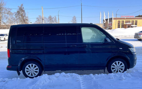 Volkswagen Multivan T6 рестайлинг, 2021 год, 6 620 000 рублей, 4 фотография