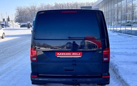 Volkswagen Multivan T6 рестайлинг, 2021 год, 6 620 000 рублей, 6 фотография