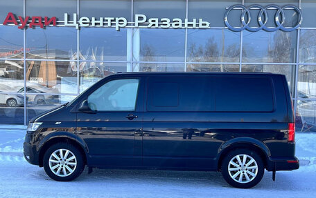Volkswagen Multivan T6 рестайлинг, 2021 год, 6 620 000 рублей, 8 фотография