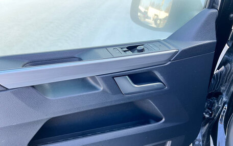 Volkswagen Multivan T6 рестайлинг, 2021 год, 6 620 000 рублей, 10 фотография