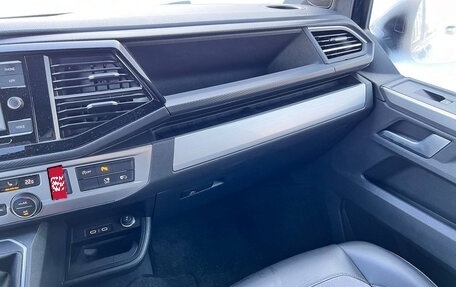 Volkswagen Multivan T6 рестайлинг, 2021 год, 6 620 000 рублей, 18 фотография