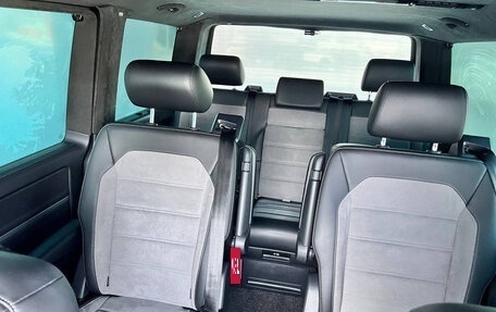 Volkswagen Multivan T6 рестайлинг, 2021 год, 6 620 000 рублей, 20 фотография