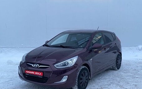 Hyundai Solaris II рестайлинг, 2013 год, 730 000 рублей, 1 фотография