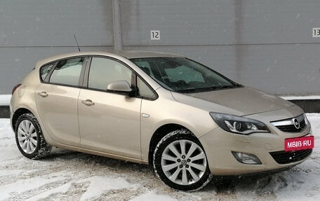 Opel Astra J, 2011 год, 549 000 рублей, 4 фотография