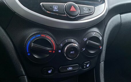 Hyundai Solaris II рестайлинг, 2013 год, 730 000 рублей, 13 фотография