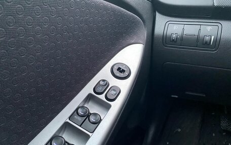 Hyundai Solaris II рестайлинг, 2013 год, 730 000 рублей, 18 фотография